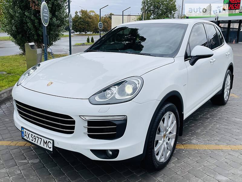 Позашляховик / Кросовер Porsche Cayenne 2015 в Харкові