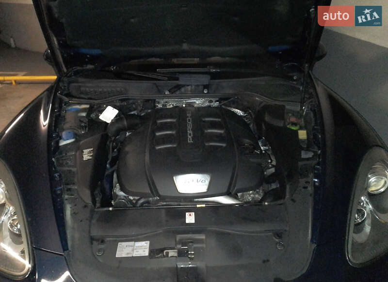 Внедорожник / Кроссовер Porsche Cayenne 2011 в Киеве