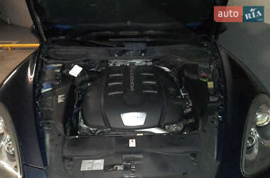 Внедорожник / Кроссовер Porsche Cayenne 2011 в 