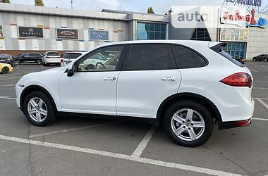 Внедорожник / Кроссовер Porsche Cayenne 2012 в 