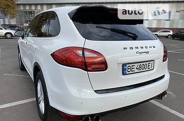 Внедорожник / Кроссовер Porsche Cayenne 2012 в 