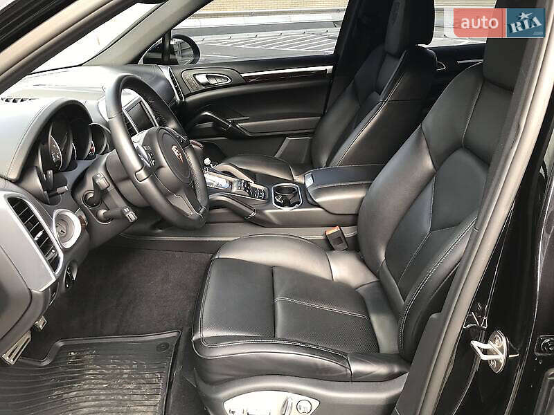 Внедорожник / Кроссовер Porsche Cayenne 2012 в Днепре