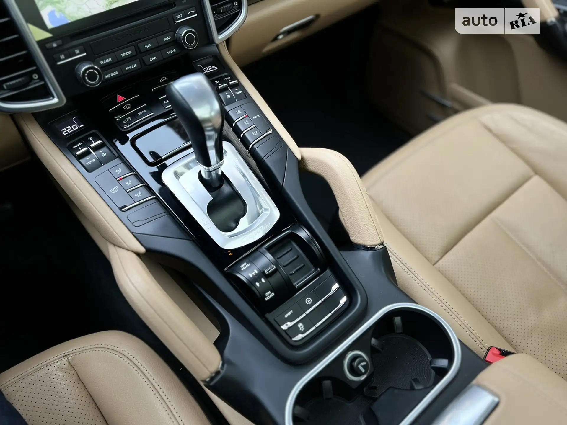 2017 Porsche Cayenne - мініатюра 37