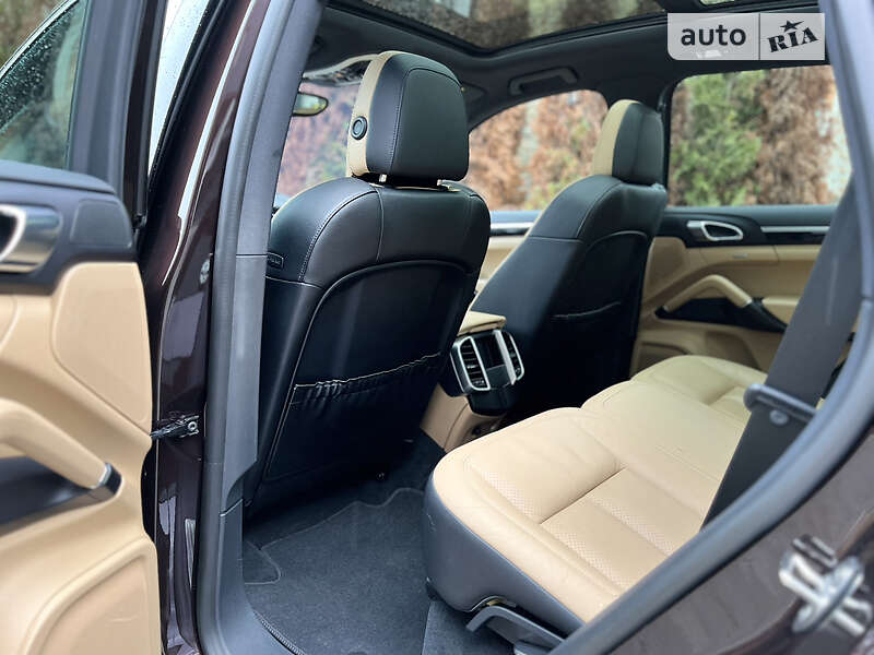 Внедорожник / Кроссовер Porsche Cayenne 2017 в Львове фото 44 Внедорожник / Кроссовер Porsche Cayenne 2017 в Львове