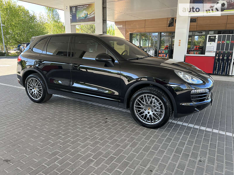 Позашляховик / Кросовер Porsche Cayenne 2013 в Дніпрі
