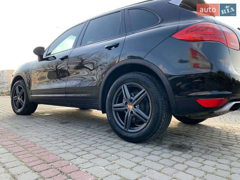 Внедорожник / Кроссовер Porsche Cayenne 2014 в Львове