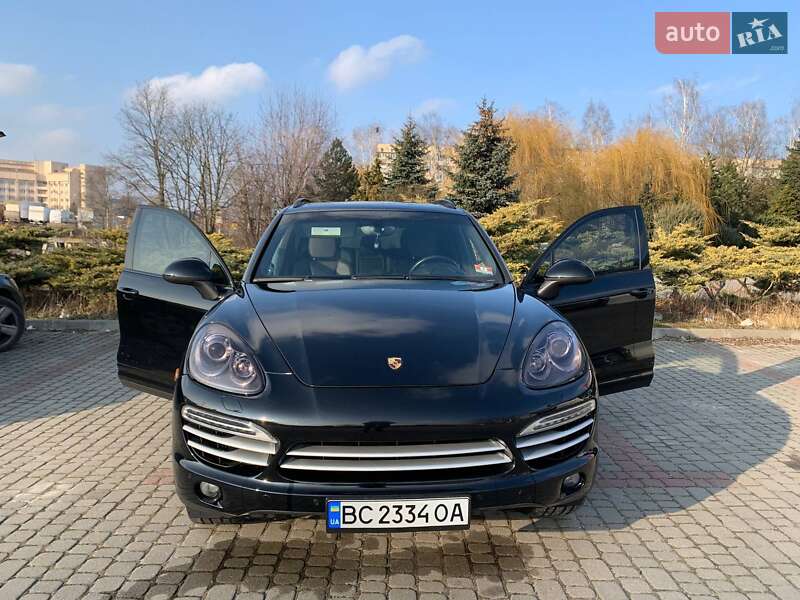 Позашляховик / Кросовер Porsche Cayenne 2014 в Львові