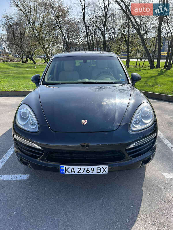 Внедорожник / Кроссовер Porsche Cayenne 2014 в Киеве