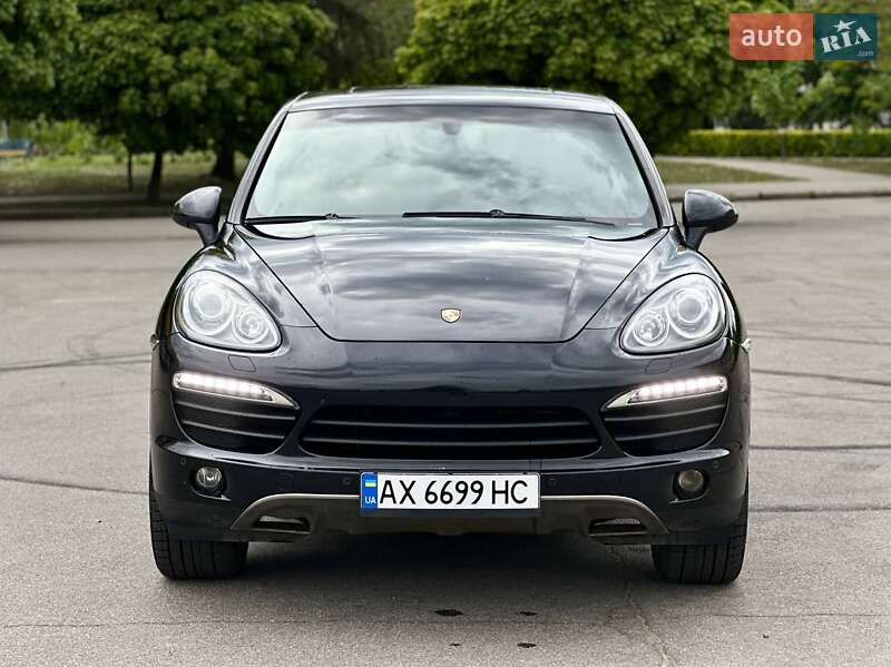 Позашляховик / Кросовер Porsche Cayenne 2013 в Харкові