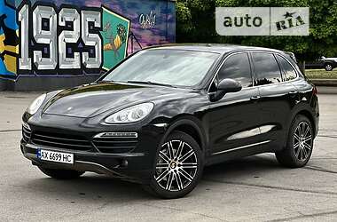 Позашляховик / Кросовер Porsche Cayenne 2013 в Харкові