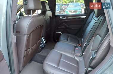 Внедорожник / Кроссовер Porsche Cayenne 2012 в 