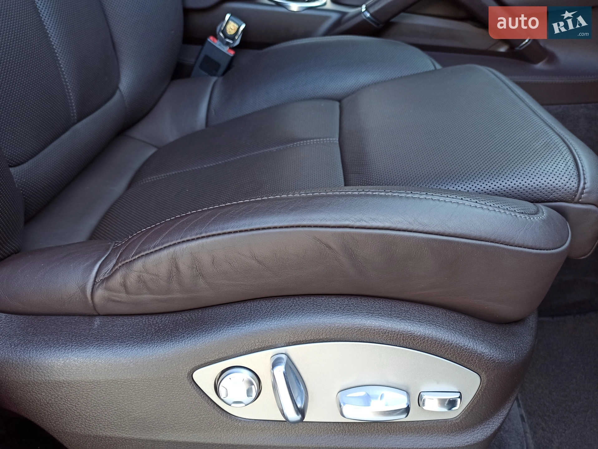 2012 Porsche Cayenne - мініатюра 22