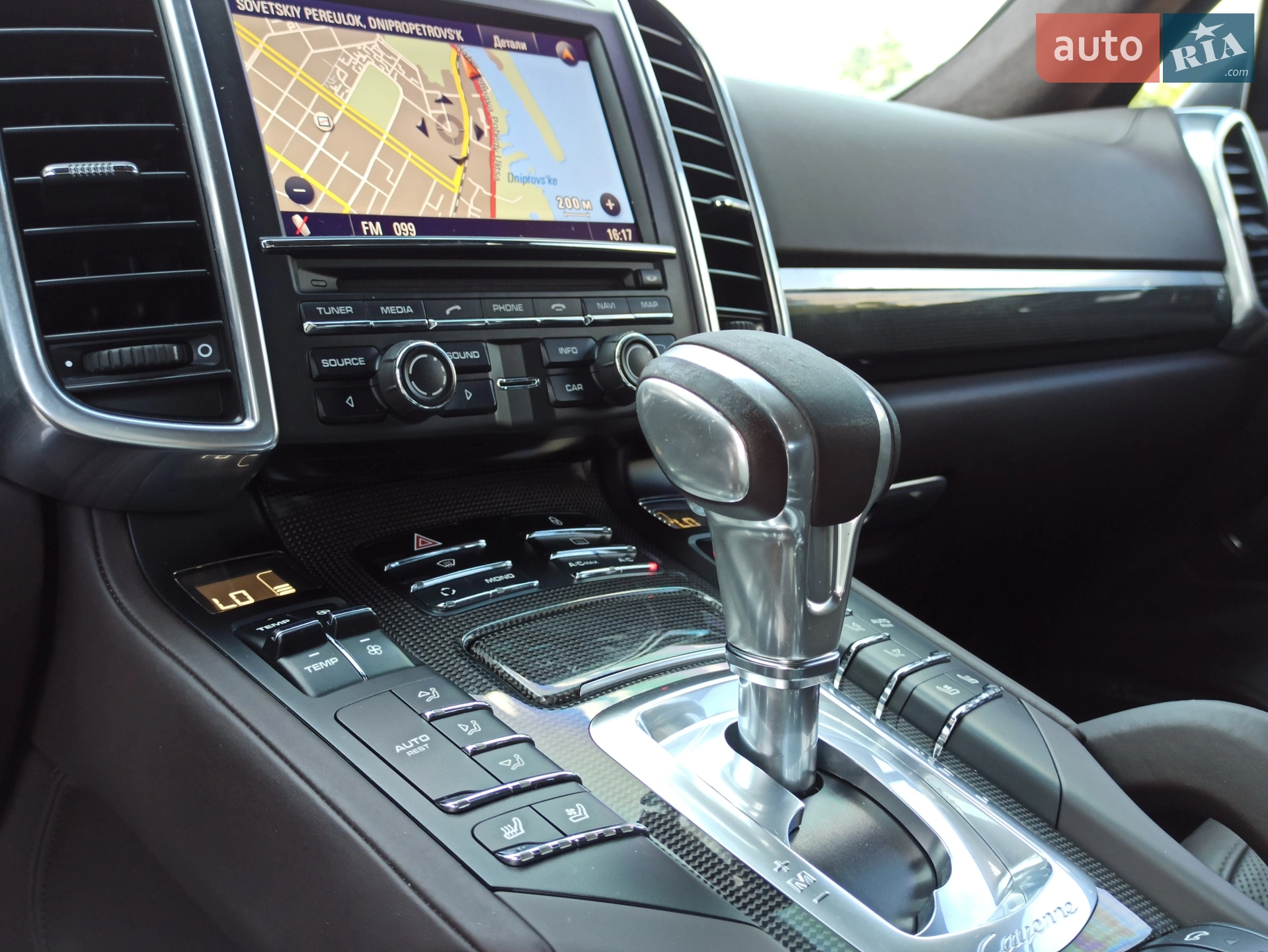 2012 Porsche Cayenne - мініатюра 39