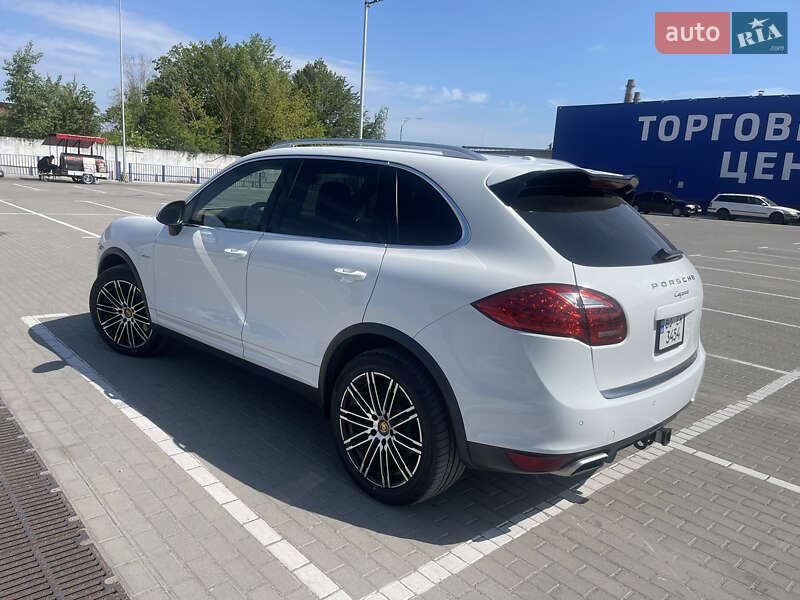Внедорожник / Кроссовер Porsche Cayenne 2013 в Тернополе