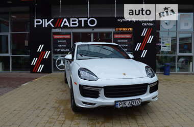 Позашляховик / Кросовер Porsche Cayenne 2016 в Львові