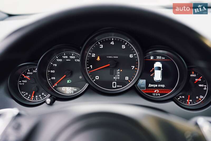 Позашляховик / Кросовер Porsche Cayenne 2014 в Києві