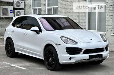 Позашляховик / Кросовер Porsche Cayenne 2012 в 