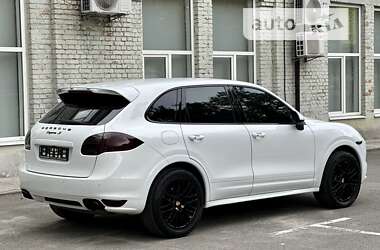Позашляховик / Кросовер Porsche Cayenne 2012 в 