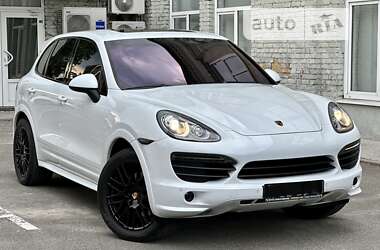 Позашляховик / Кросовер Porsche Cayenne 2012 в 