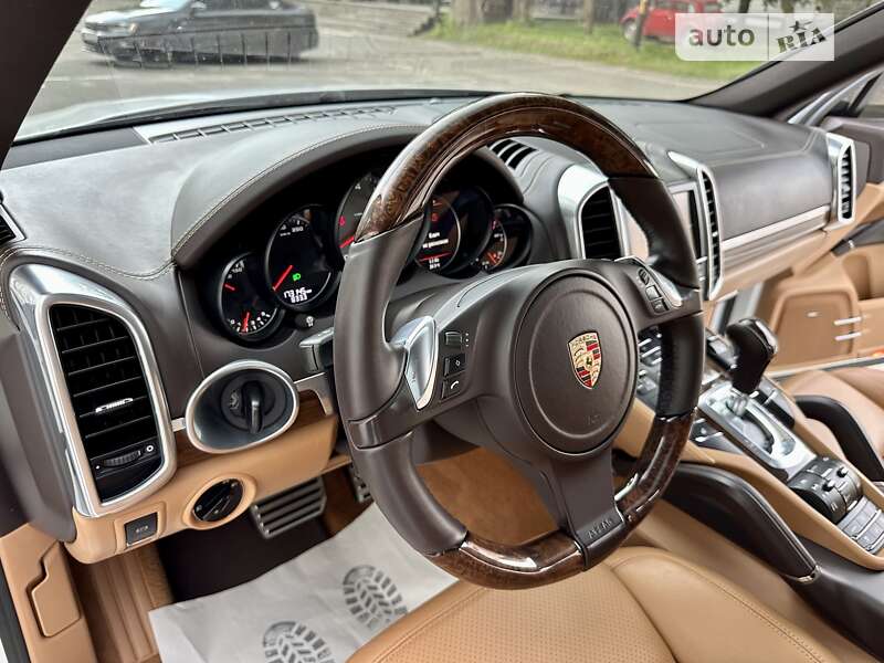 Внедорожник / Кроссовер Porsche Cayenne 2012 в Киеве