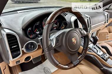 Позашляховик / Кросовер Porsche Cayenne 2012 в 