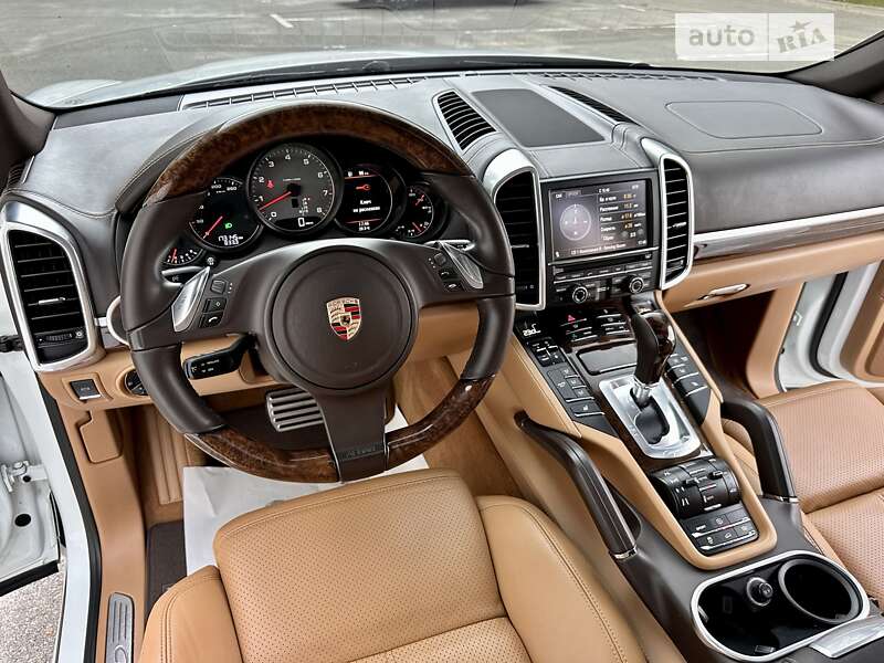 Внедорожник / Кроссовер Porsche Cayenne 2012 в Киеве