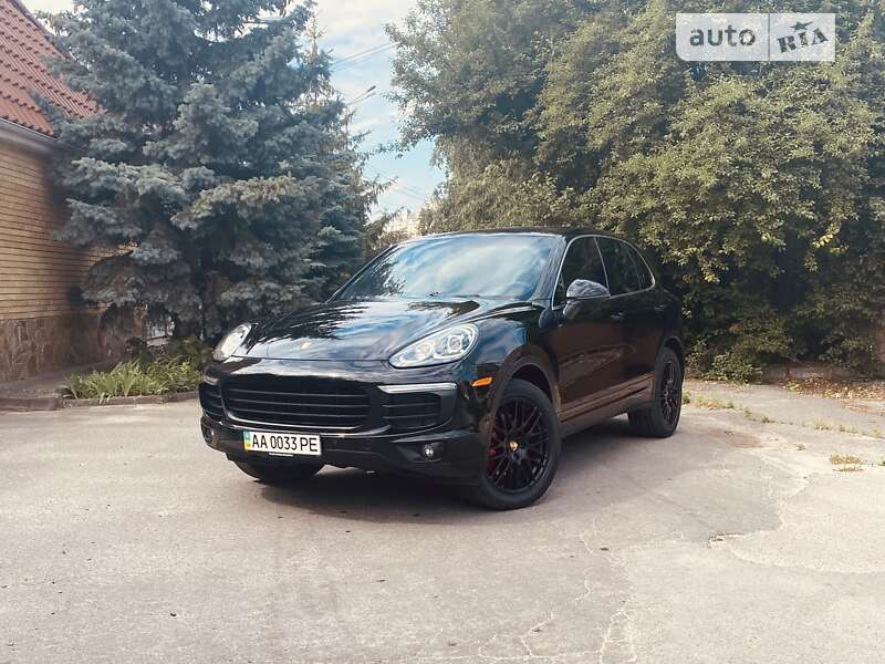 Внедорожник / Кроссовер Porsche Cayenne 2015 в 