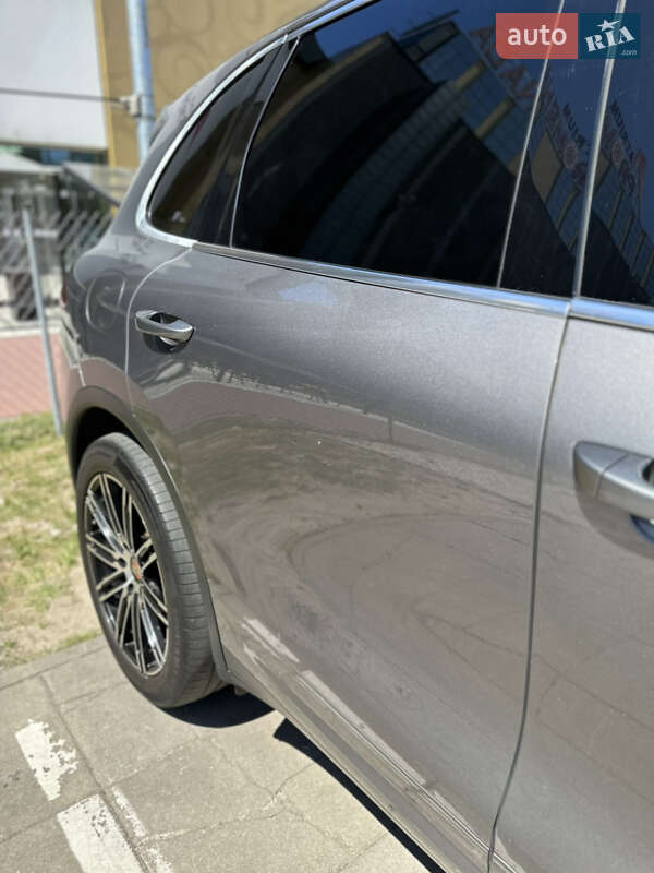 Позашляховик / Кросовер Porsche Cayenne 2012 в Кривому Розі