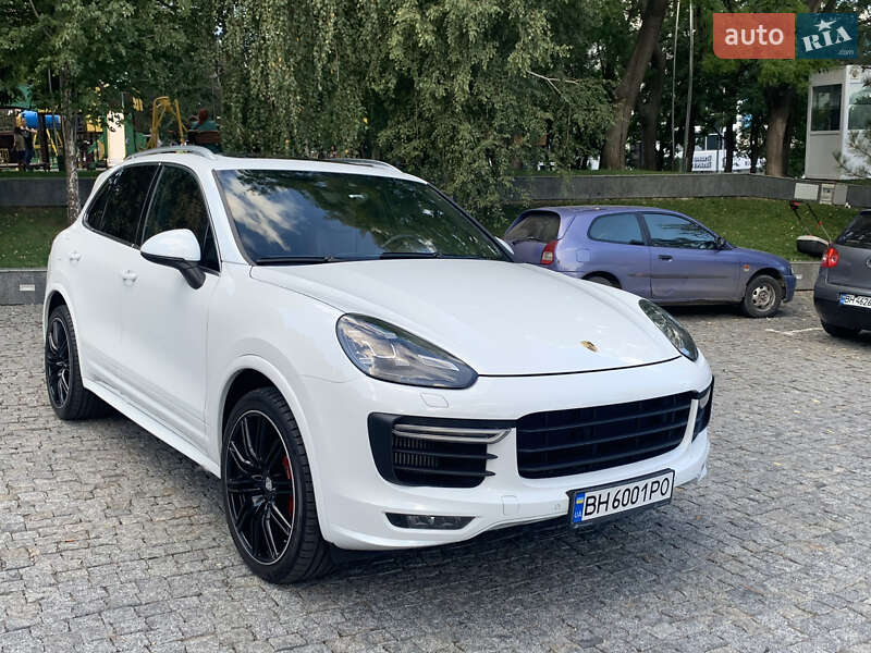 Внедорожник / Кроссовер Porsche Cayenne 2016 в Одессе