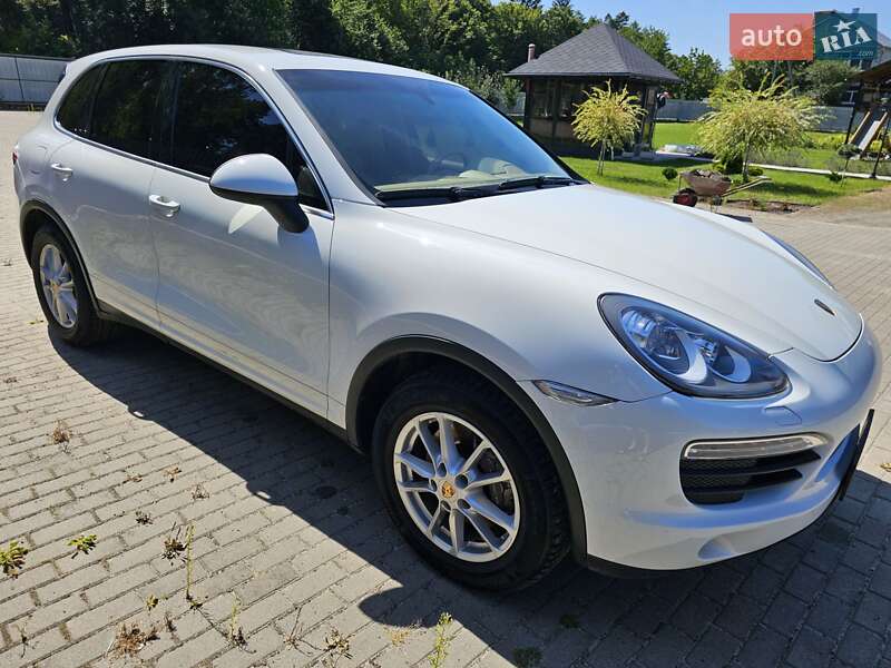 Внедорожник / Кроссовер Porsche Cayenne 2012 в Луцке