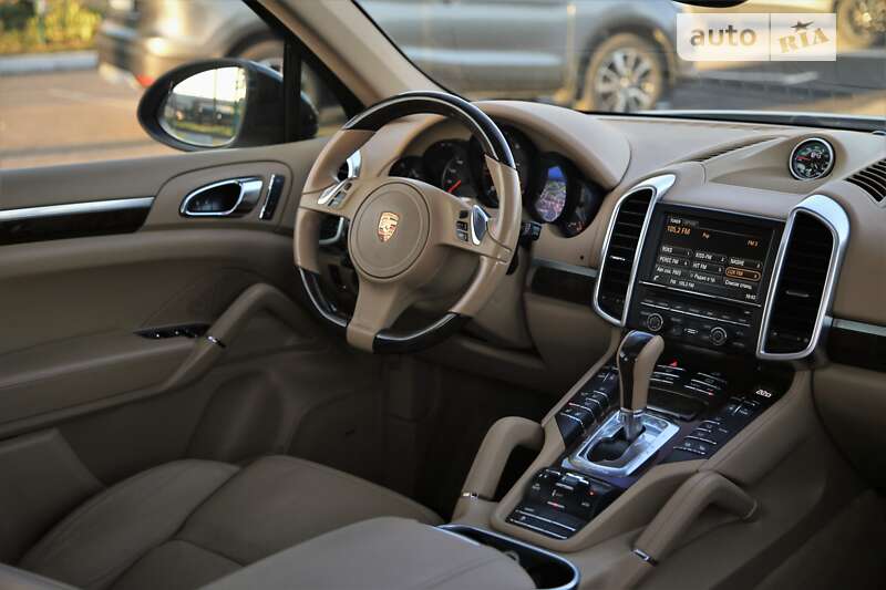 Внедорожник / Кроссовер Porsche Cayenne 2013 в Харькове