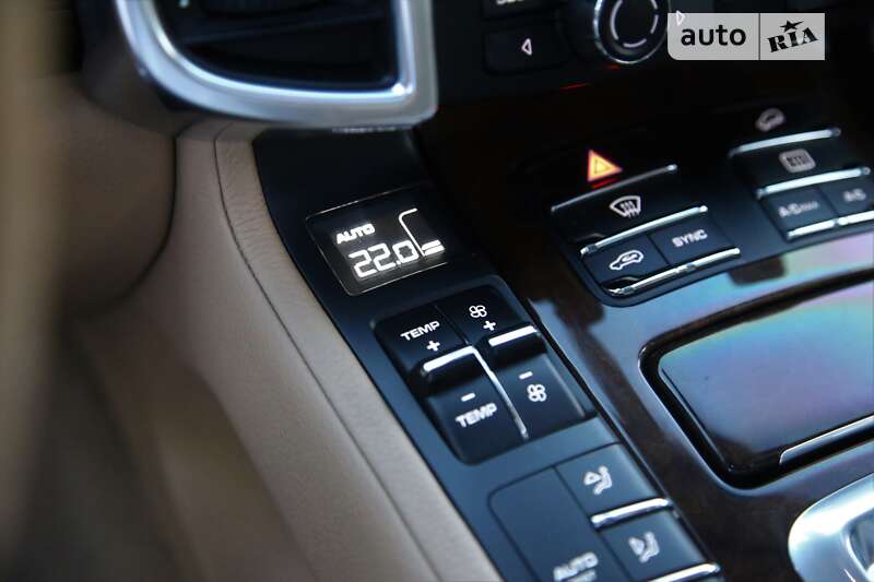 Внедорожник / Кроссовер Porsche Cayenne 2013 в Харькове