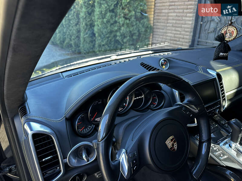 Внедорожник / Кроссовер Porsche Cayenne 2013 в Киеве