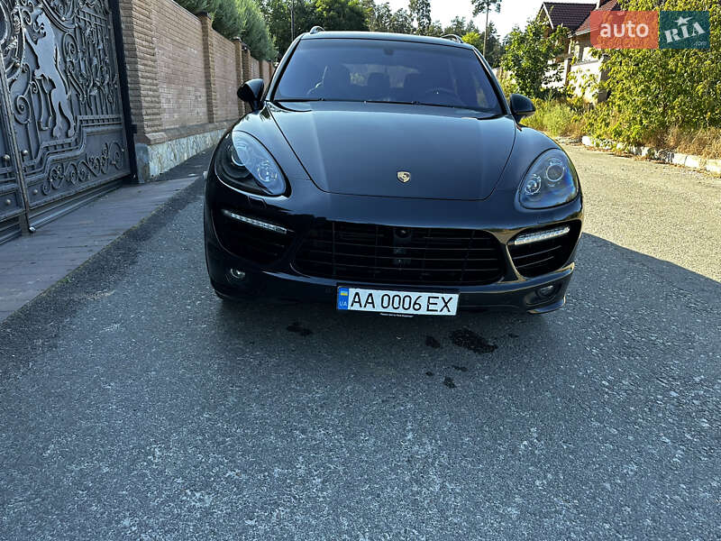 Внедорожник / Кроссовер Porsche Cayenne 2013 в Киеве