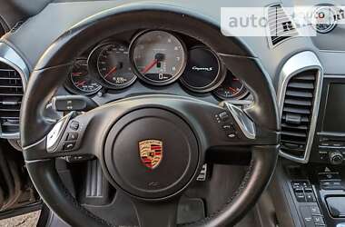 Внедорожник / Кроссовер Porsche Cayenne 2014 в Киеве