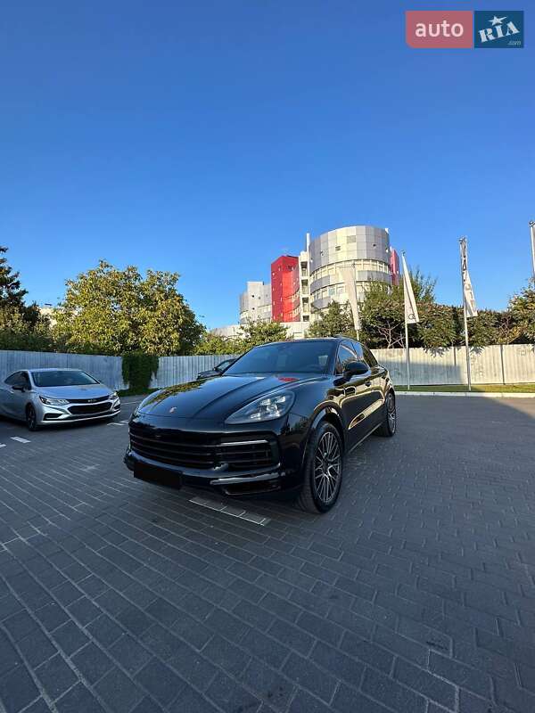 Внедорожник / Кроссовер Porsche Cayenne 2017 в Киеве