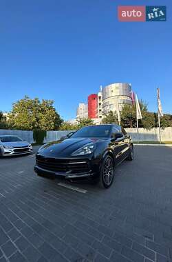 Внедорожник / Кроссовер Porsche Cayenne 2017 в 