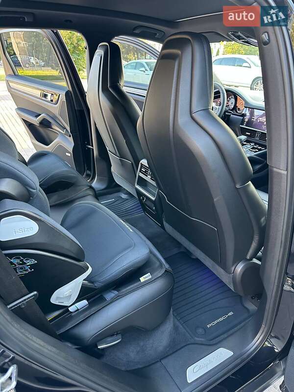 Внедорожник / Кроссовер Porsche Cayenne 2017 в Киеве