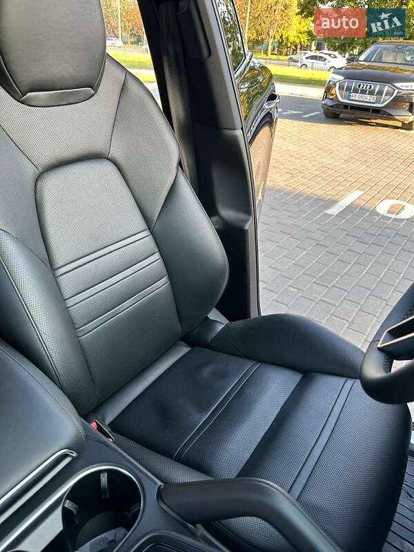 Внедорожник / Кроссовер Porsche Cayenne 2017 в Киеве