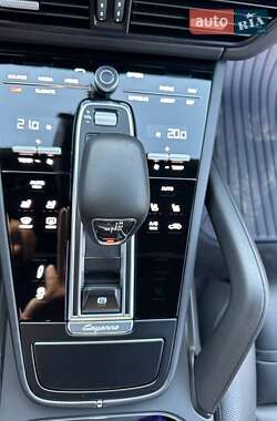 Внедорожник / Кроссовер Porsche Cayenne 2017 в 