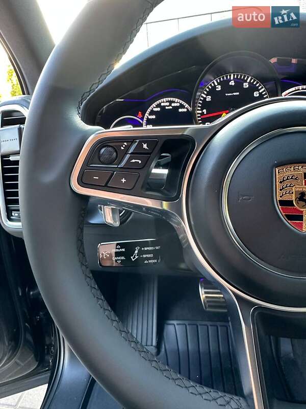 Внедорожник / Кроссовер Porsche Cayenne 2017 в Киеве