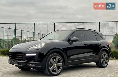 Внедорожник / Кроссовер Porsche Cayenne 2015 в Тернополе