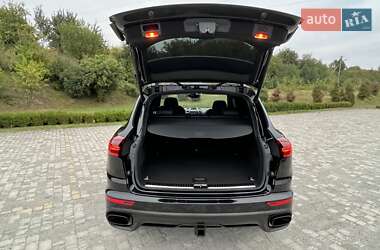 Внедорожник / Кроссовер Porsche Cayenne 2015 в 