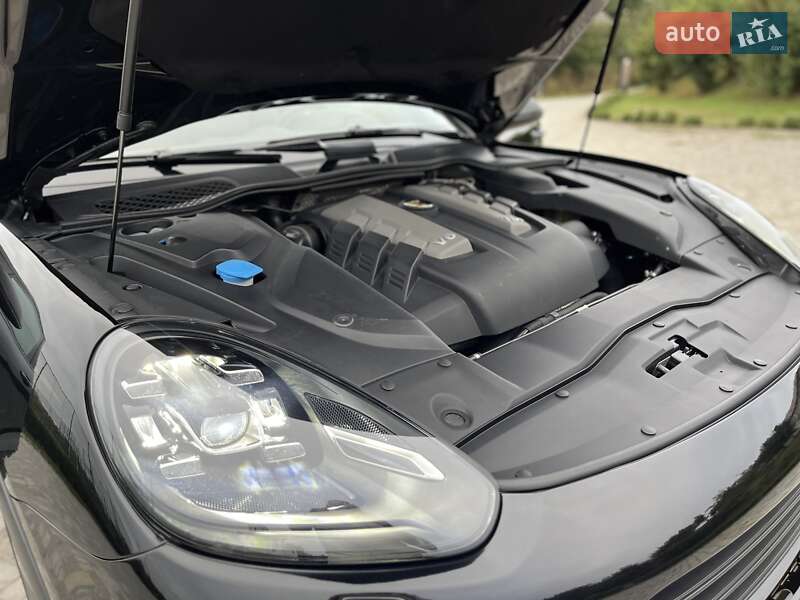 Внедорожник / Кроссовер Porsche Cayenne 2015 в Тернополе фото 31 Внедорожник / Кроссовер Porsche Cayenne 2015 в Тернополе