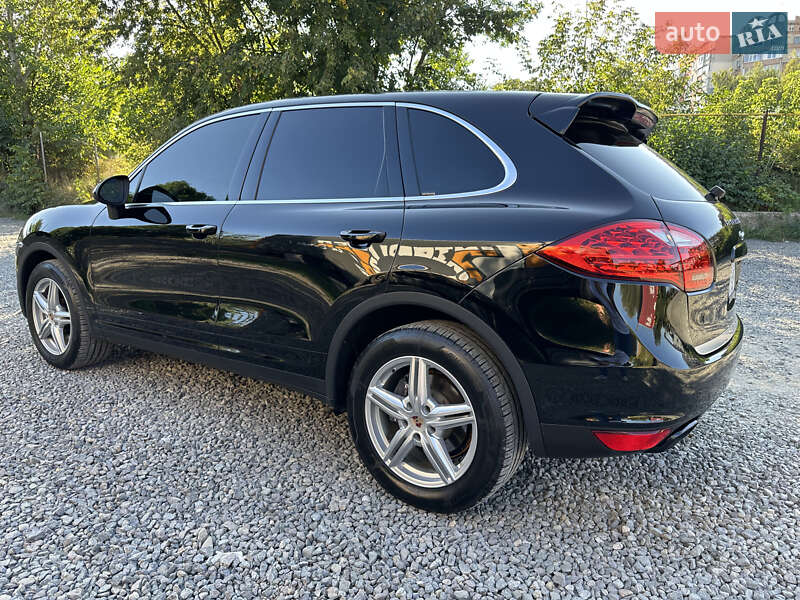 Внедорожник / Кроссовер Porsche Cayenne 2013 в Черновцах