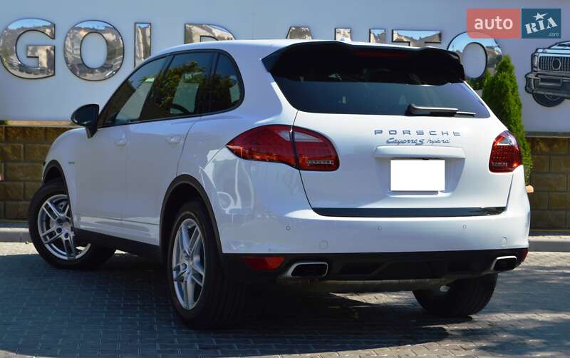 Внедорожник / Кроссовер Porsche Cayenne 2012 в Одессе