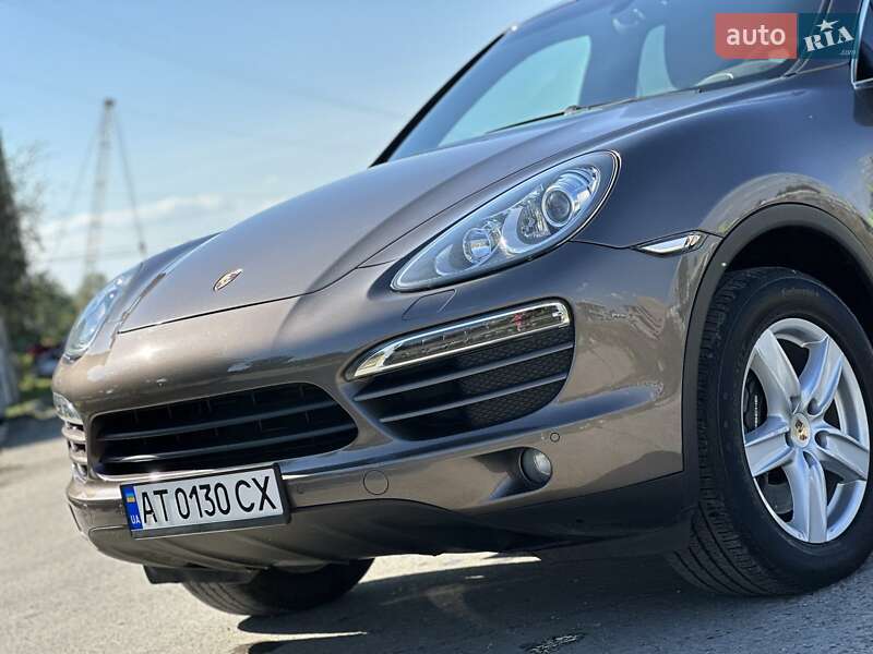 Внедорожник / Кроссовер Porsche Cayenne 2012 в Калуше