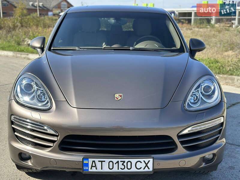 Внедорожник / Кроссовер Porsche Cayenne 2012 в Калуше
