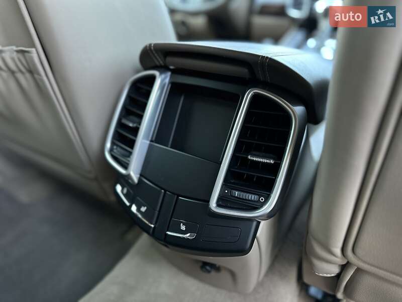 Внедорожник / Кроссовер Porsche Cayenne 2012 в Калуше