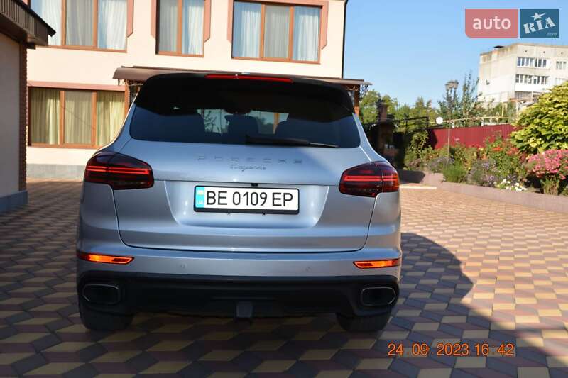 Позашляховик / Кросовер Porsche Cayenne 2016 в Одесі